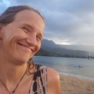 Profile Picture of Astrid Drolson (@StarlightKauai) on Twitter