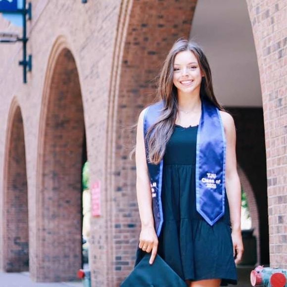 Profile Picture of Emily Vranich (@emilyvranich) on Poshmark