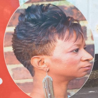 Profile Picture of Sharonne Ayers (@ron_shar) on Twitter