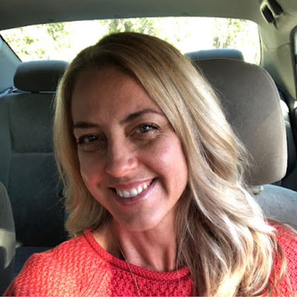 Profile Picture of Judy Zaccheo (@judyzaccheo) on Poshmark