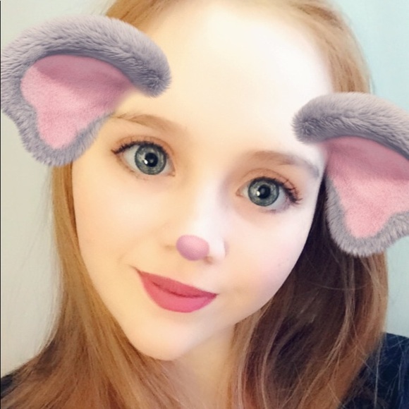 Profile Picture of Anna Nulter (@annanulter) on Poshmark