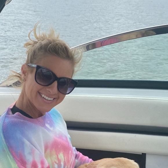 Profile Picture of Kelsie Sumner (@kelsiesumner) on Poshmark