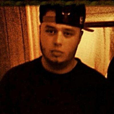 Profile Picture of Dylan Burrell (@burrellatlongw1) on Twitter