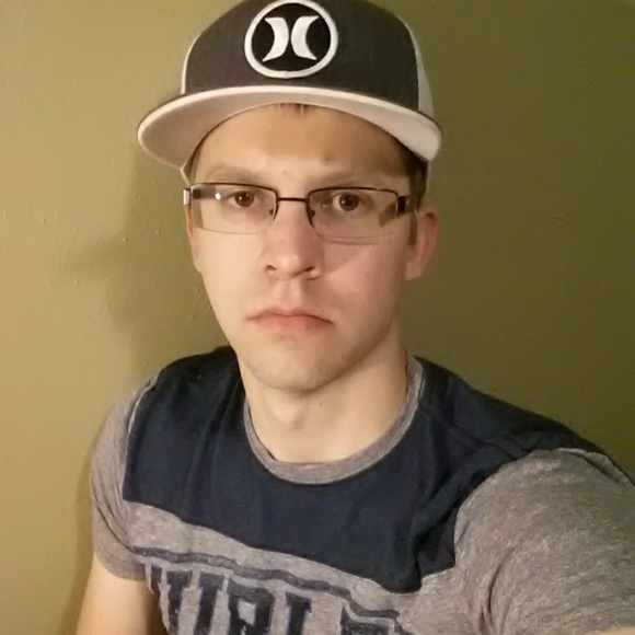 Profile Picture of Kyle Pakkala (@kpakks) on Poshmark