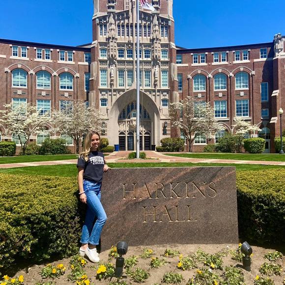 Julia Culhane - Poshmark Profile Picture of Julia Culhane (@j_culhane) on Poshmark