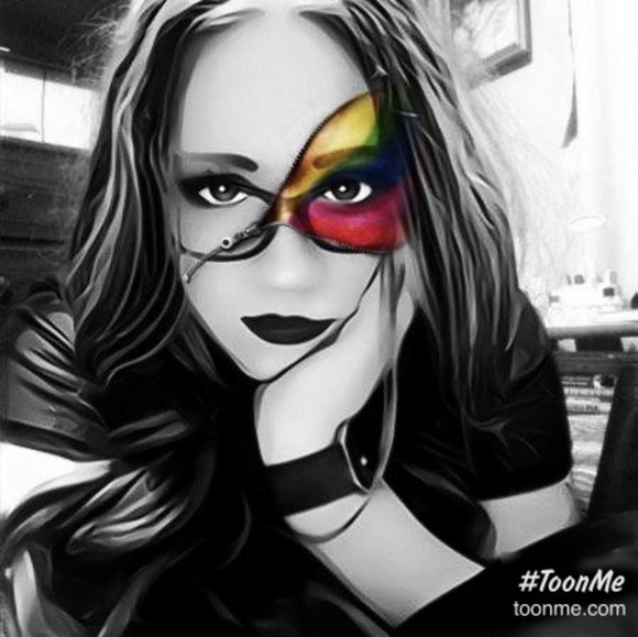 Profile Picture of Kate David (@boujeekat) on Poshmark