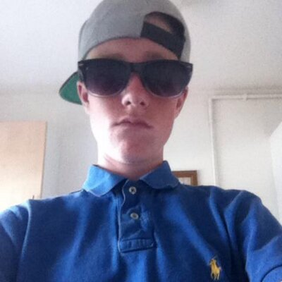 Profile Picture of Uwontwalkcuzofmybigd (@RobertTheBaldy) on Twitter