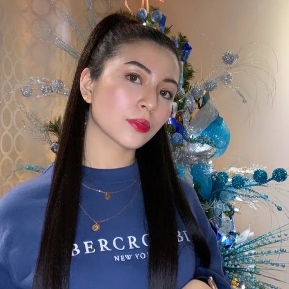 Profile Picture of Rachel Alorro (@alorrorachel) on Poshmark