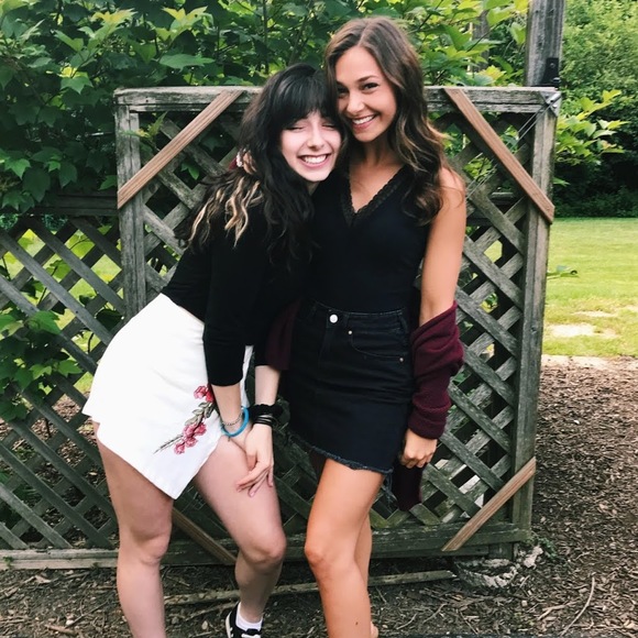 Profile Picture of Brooke Blasinski (@brookeblasinski) on Poshmark