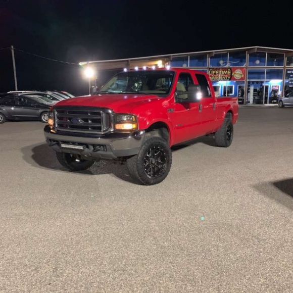 Profile Picture of Hunter Erickson (@safarifruits) on Poshmark