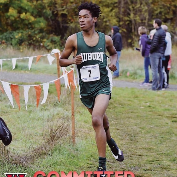 Profile Picture of Bryan Marquez (@bryanwrld003) on Poshmark