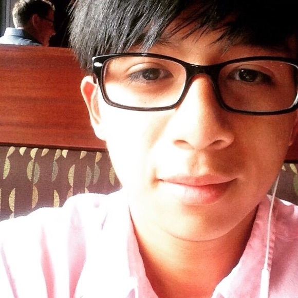 Profile Picture of David Dinh (@david_dinh) on Poshmark