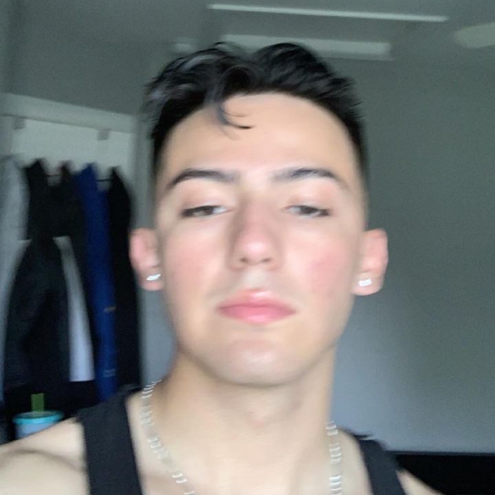Profile Picture of Joshua Trejo (@blue_shiny_apple) on Tiktok