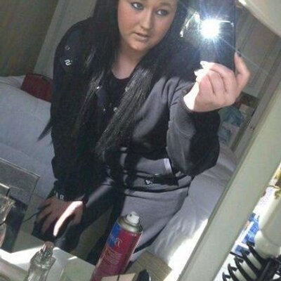 Profile Picture of Danielle Robertson (@dani21xox) on Twitter