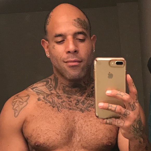 Profile Picture of Shawn Sanchez (@chef_sizzle) on Poshmark