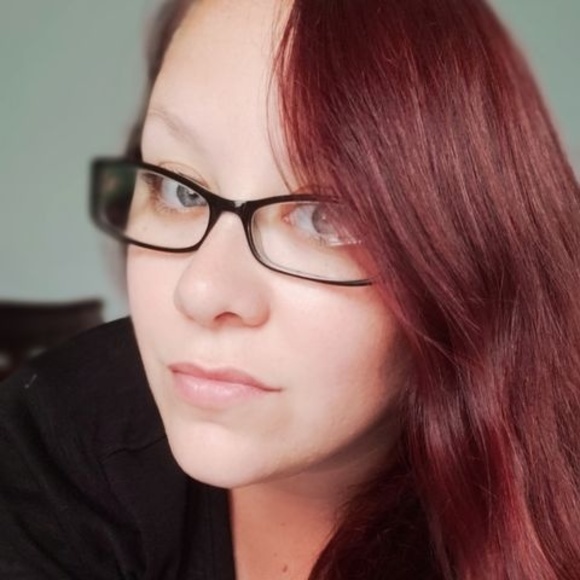 Profile Picture of Shannon Bilger (@shannon_bilger) on Poshmark