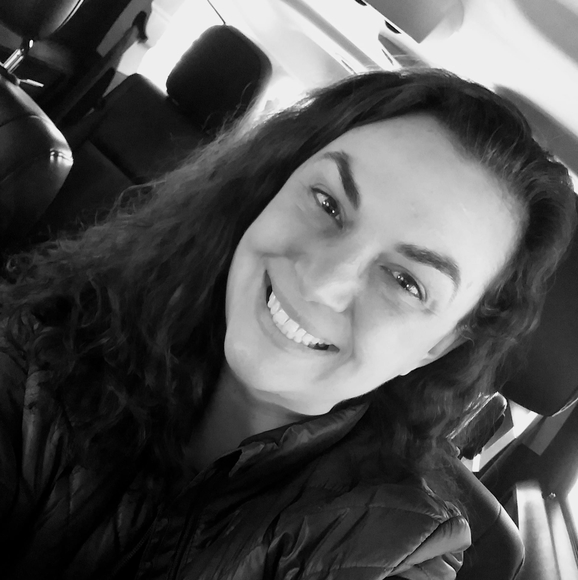 Profile Picture of Tina Jaeger (@tinabina75) on Poshmark