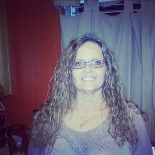 Profile Picture of Elizabeth Moates (@Elizabeth-Moates) on Facebook