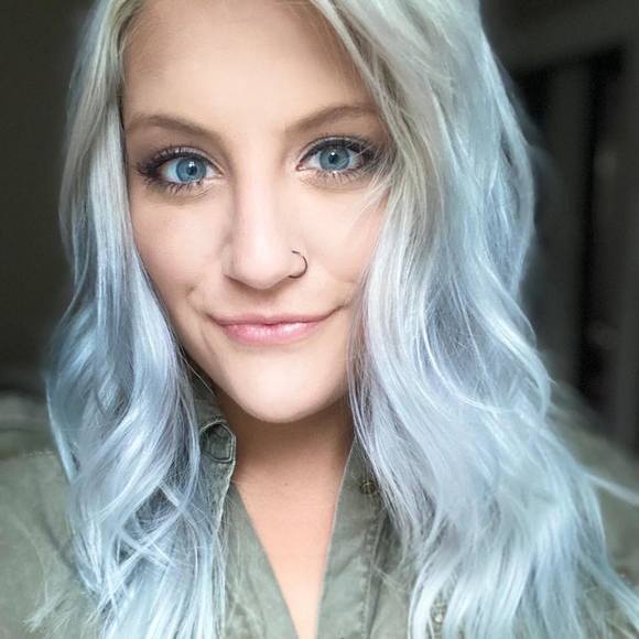 Profile Picture of Brianna Crapo (@briannacrapo) on Poshmark