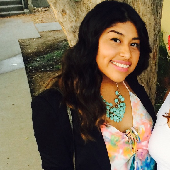 Keasha Luna - Poshmark Profile Picture of Keasha Luna (@kluna3) on Poshmark