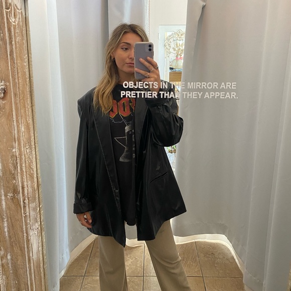 Profile Picture of Megan Cromley (@megancromley) on Poshmark