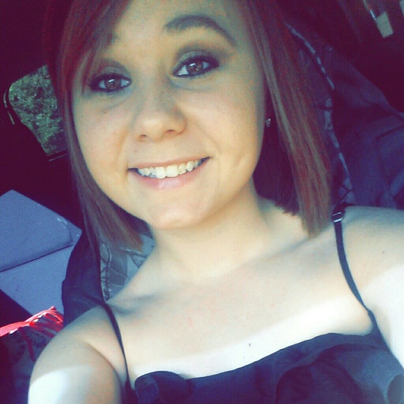 Profile Picture of Brittany Burnside (@britt1256) on Poshmark