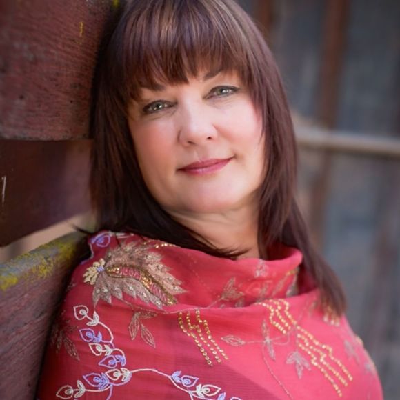 Profile Picture of Donna Bloomfield (@dblooms) on Poshmark