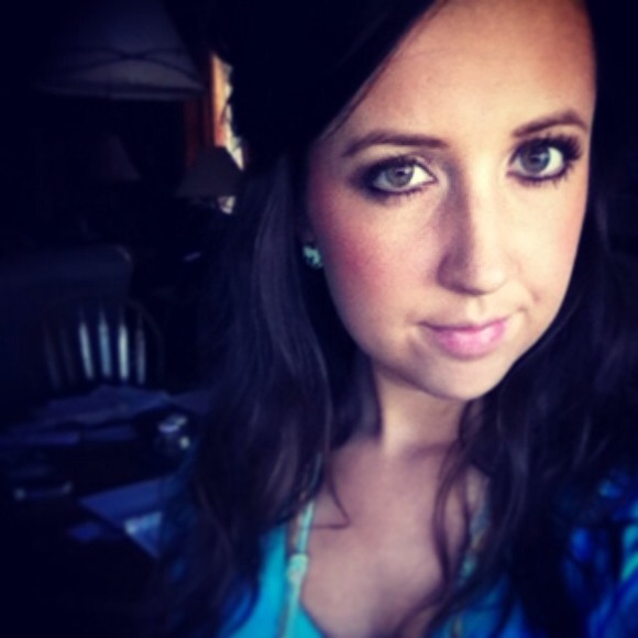 Profile Picture of Paige Wallace (@paigeawallace) on Poshmark