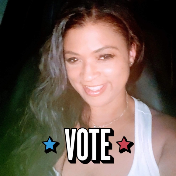 Profile Picture of Catherine Espinal (@cediva2010) on Poshmark