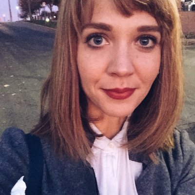 Profile Picture of Elizabeth Perry (@lizzywrites) on Twitter