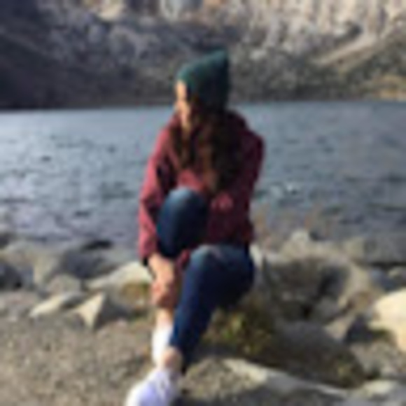 Profile Picture of Melissa Chavira (@melissarose217) on Poshmark