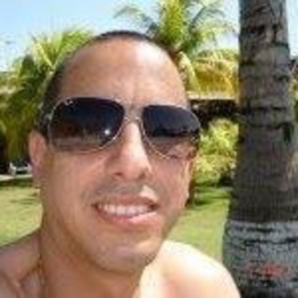 Profile Picture of Julian Alcala (@julian_alcala) on Poshmark