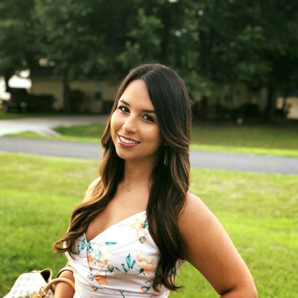 Profile Picture of Ariana Haghani (@arianahaghani) on Poshmark