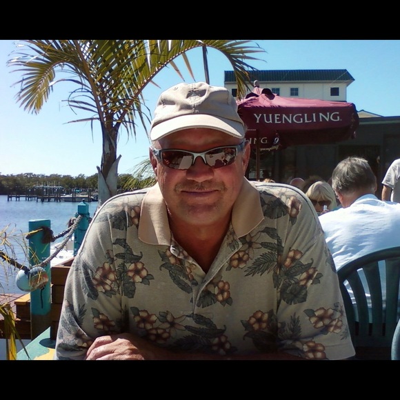 Profile Picture of Tony Farmer (@taz200402) on Poshmark