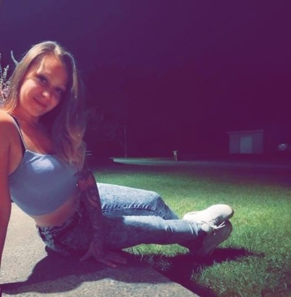 Profile Picture of Allison Damien (@allieedamien) on Poshmark