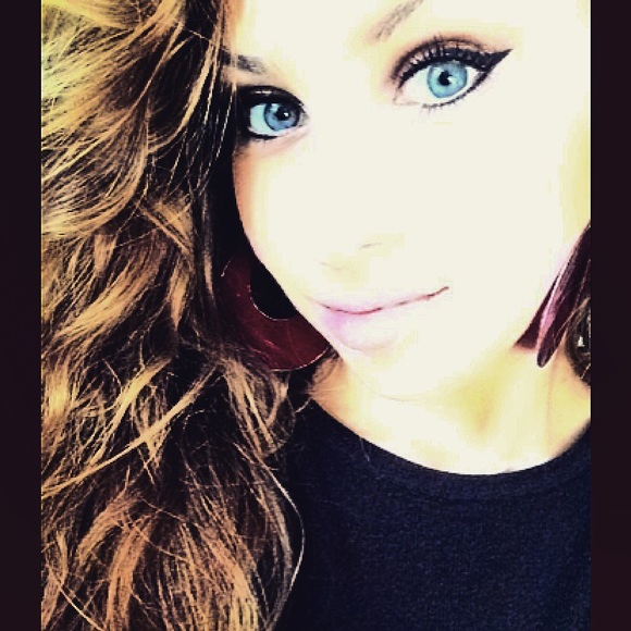 Profile Picture of Katelyn Guidry (@katelynguidry0) on Poshmark