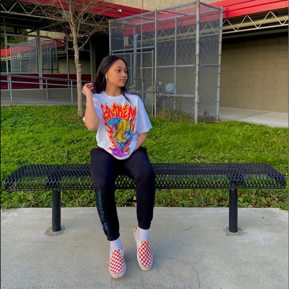 Profile Picture of Lena Nguyen (@lenanguyen885) on Poshmark