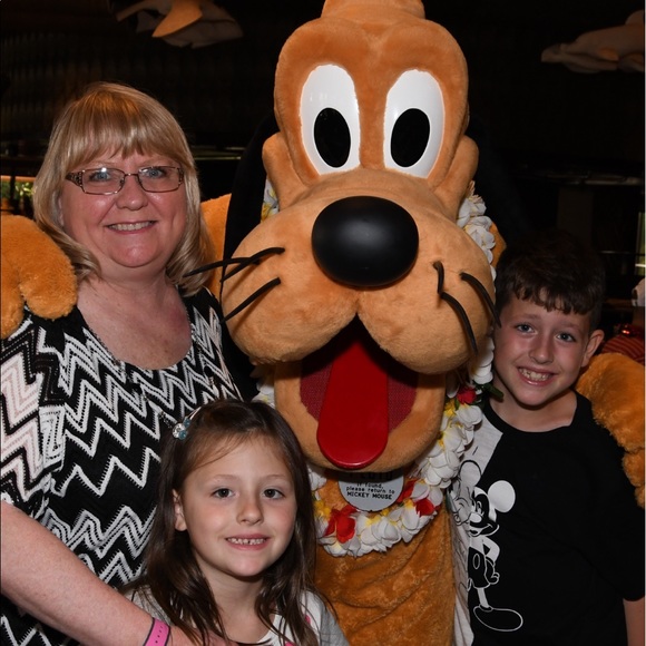 Kathy Siudak - Poshmark Profile Picture of Kathy Siudak (@kjsiudak) on Poshmark