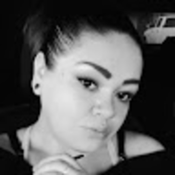 Profile Picture of Meranda Chavira (@merandachavira) on Poshmark