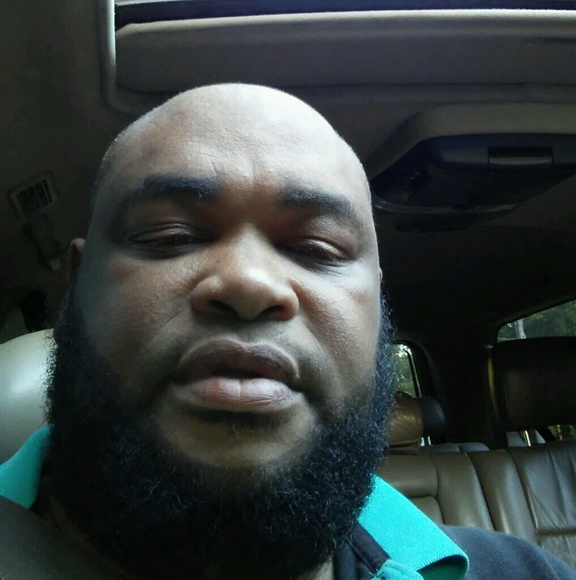 Profile Picture of James Hearst (@jameshearst) on Poshmark