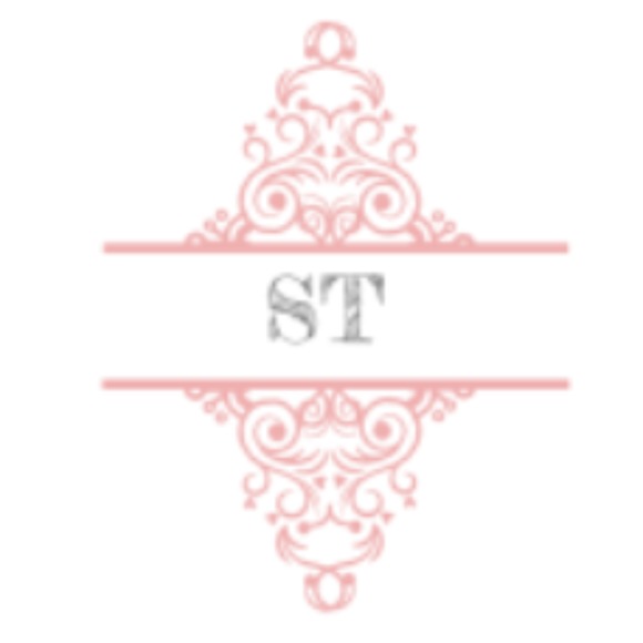 Profile Picture of Mandi Kwan (@shoptrendz) on Poshmark