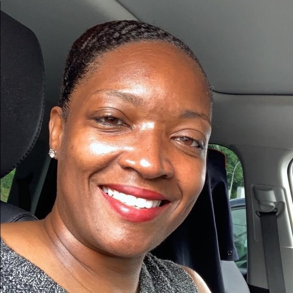 Profile Picture of Crystal Graves (@jovham) on Poshmark