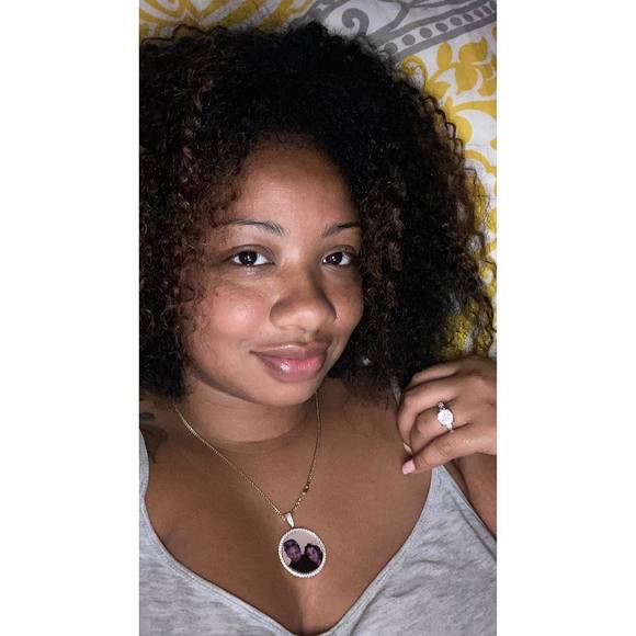 Profile Picture of Chrissy Mitchell (@chrissymitch800) on Poshmark