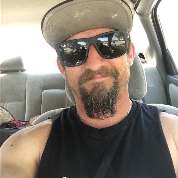 Profile Picture of David Cason (@davidcason85) on Poshmark