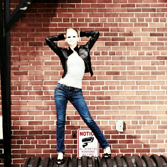 Alyssa Biviano - Poshmark Profile Picture of Alyssa Biviano (@lyss213) on Poshmark