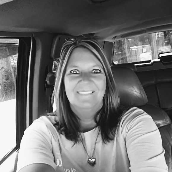 Profile Picture of Karen Cargal (@karencargal) on Poshmark