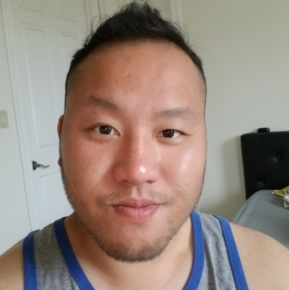 Profile Picture of Matthew Vang (@yukisushi) on Poshmark