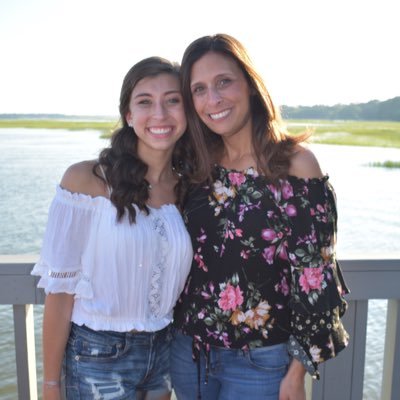 Profile Picture of Patti Anton (@antonpartyof5) on Twitter