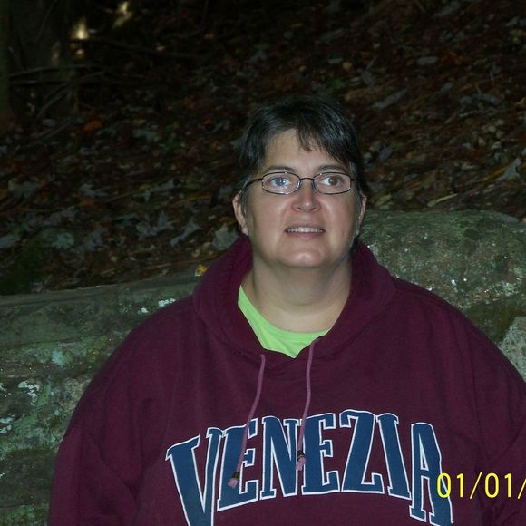 Profile Picture of Mary Yagoobian (@imcrfty) on Poshmark