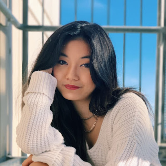 Profile Picture of Cassiopeia Knoth (@cassieyk03) on Poshmark